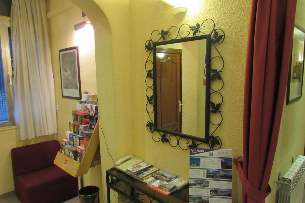 Hostal Prim Madrid Kültér fotó